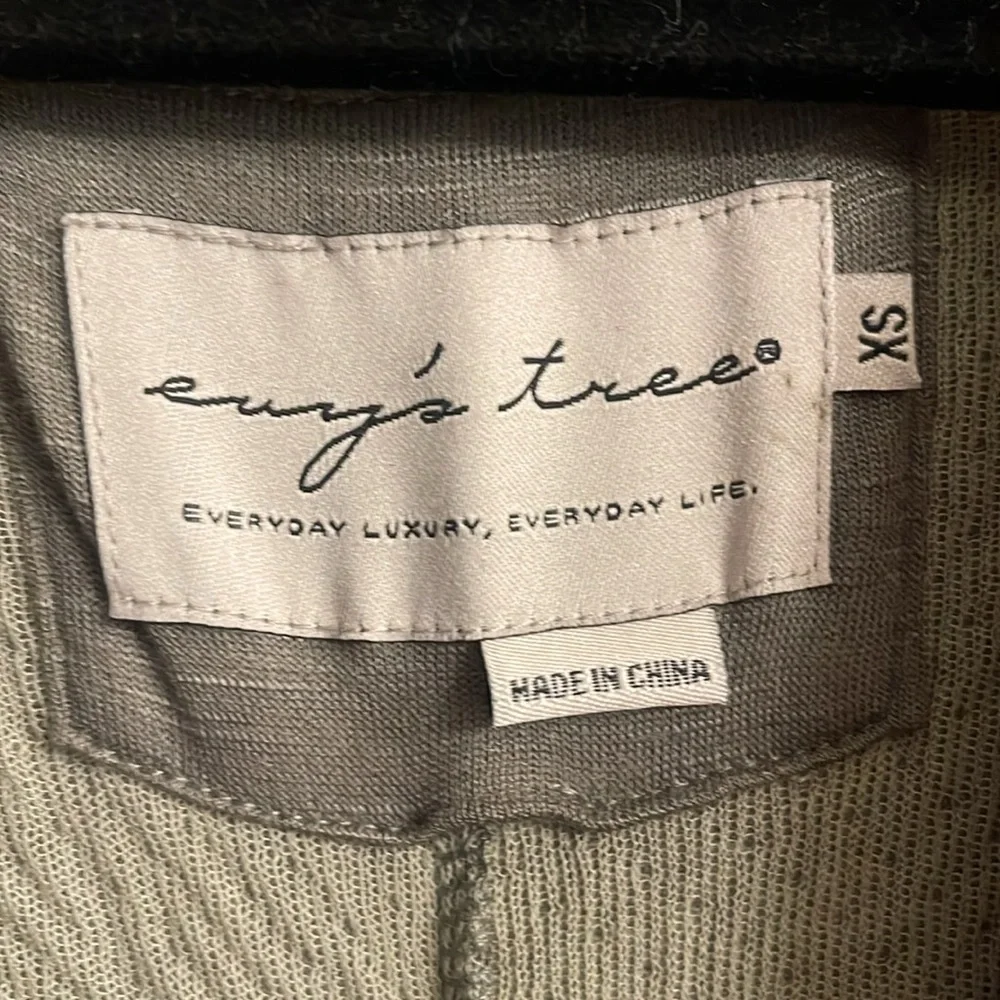 Evys Tree Birgit - Picture 3 of 8